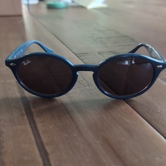 Ray-Ban Classic Blue Sunglasses - Picture 3 of 3